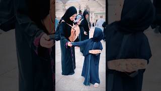 Kid distrusting dates in kaaba madina madinasharif madinatripbeautiful madina haramsharif [upl. by Anyahs]