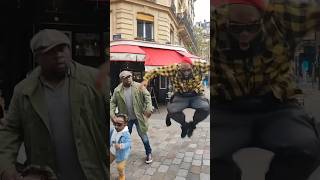 LA DANSE AFRICAINE DANS LA STREET DE PARIS [upl. by Brandice868]