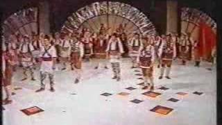 Macedonian Folklore Dance quotIlindensko Oroquot  Tanec 22 [upl. by Oijimer278]