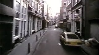 1982 De Zeedijk amp de Geldersekade te Amsterdam  oude filmbeelden [upl. by Sila764]