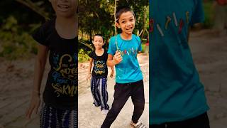 Kanta Laga😂😲 how Tony kakkar makes a new song smritiranivlogs shorts funnyvideo youtubeshorts [upl. by Aihcropal]