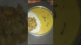 aaj khane me banai hu daal chawal aalo Simla mirch ki sabji aur dahi shortvideo shorts [upl. by Schaffer]