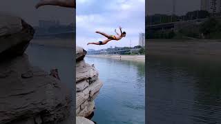 Chongqing Shimen Diving Double Jump Popular Cliff Diving Because I Love It I Persist in Diving [upl. by Sosthena145]