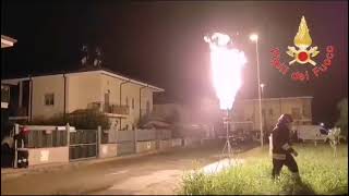 Vigili del fuoco di Catanzaro impegnati a Gizzeria per fuga gas da un bombolone interrato [upl. by Weingartner500]