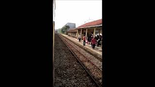 1442019 ES41 Crossing ES40 di Stesen Kulai shorts [upl. by Niwle]