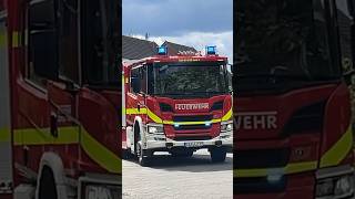 Der Löschzug 1 der Freiwilligen Feuerwehr CastropRauxel auf Einsatzfahrt zur Übung ￼ [upl. by Yeleen]