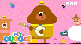 Busy Busy Squirrels 🌈 ☁️  The Story Badge  Hey Duggee [upl. by Ynes]