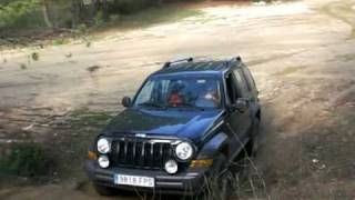 4x4 jeep cherokee 28 crd quemando embrage [upl. by Connor]