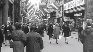 1962 Viering 25 jaar huwelijk Juliana en Bernhard te Amsterdam  oude filmbeelden [upl. by Anatnom]