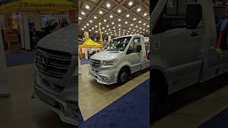 Traveling North America benz automobile mercedes decktruck towtruck travois [upl. by Eillim924]