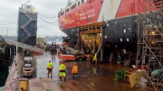 Timelapse Seaspan Vancouver Drydock removes engine from CCGS Sir Wilfrid Laurier [upl. by Stoll509]