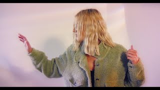 Karlien van Jaarsveld  Ophou Offisiële Musiekvideo [upl. by Artenehs]