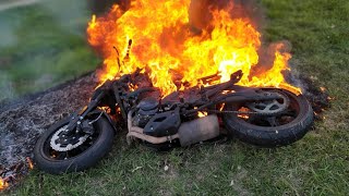 Prenden fuego a una moto de alta cilindrada Robada [upl. by Eskill]