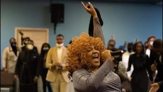 Lillian Lloyd Singing Sinner Man  Dominion Atlanta  Praise Break [upl. by Vladi617]