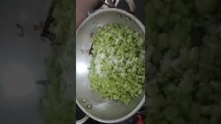 Padavalanga mutta thoranതനി നാടൻ പടവലങ്ങ മുട്ട തോരൻ malayalam food [upl. by Hafinah]