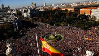 Spanien Massenproteste gegen Amnestie für katalanische Separatisten [upl. by Petulah]