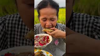 Eating fried fish kampot eating reelsfb reels foodgasm foodyummy reelsvideo yummyfood  ｜ Sre [upl. by Gilli513]