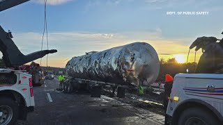 Traffic Alert Tanker truck crashes on I295 near Gardiner exit [upl. by Lenahtan]