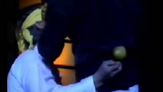 Tadashi Yamashita  Nunchaku show with Apples [upl. by Sorce]