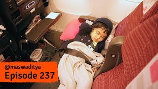 Serunya Naik Pesawat ke Tokyo [upl. by Ococ]