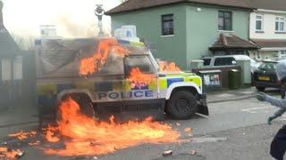 Disturbios en 25º aniversario del acuerdo de paz en Irlanda del Norte  AFP [upl. by Shelley]