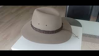 New hat Akubra Coolabah bran [upl. by Bigford323]