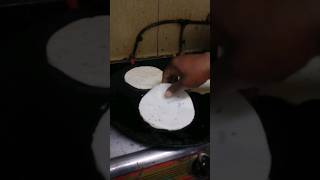 അരിപ്പൊടി കൊണ്ട് ഒറോട്ടി  Traditional Orotti Recipe shortvideo shorts youtubefeed ytshorts [upl. by Annaiek535]