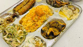 9 Non Veg Items With 5 Rumali Roti in 1 Platter Only Rs 600  AlYamin Jama Masjid Food [upl. by Auginahs]