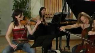 Trio Artemis quotDie 4 Jahreszeiten  Fruehlingquot von Astor Piazzolla [upl. by Iran328]