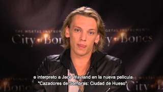 CAZADORES DE SOMBRAS CIUDAD DE HUESO  Jamie Campbell Bower te invita a ver la película [upl. by Yahiya]