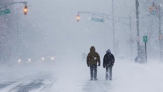 Schneechaos in den USA Mehr als 3000 Flüge fallen aus [upl. by Hutson]