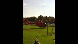 Hubschrauber landet auf Fussballplatz [upl. by Mal]