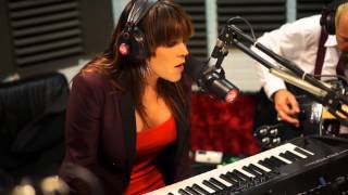 Beth Hart  Led Zeppelin Cover  Session Acoustique OÜI FM [upl. by Ignatz]