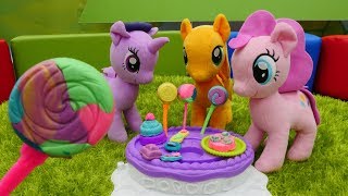 Teeparty mit den kleinen Ponys  Nicole macht aus PlayDoh Plätzchen und Lutscher [upl. by Ravert]