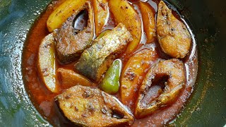 আলু দিয়ে ইলিশ মাছের ঝোল  Aloo Diye Ilish Macher Jhol Recipe  Hilsa Curry Recipe In Bengali [upl. by Ihcehcu]