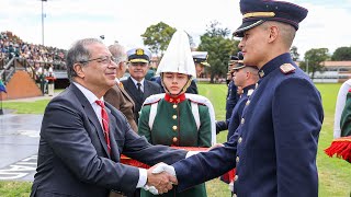 Presidente Gustavo Petro durante la ceremonia de ascensos a subtenientes del Ejército Nacional [upl. by Marrissa]