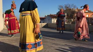 Ball dels gegants bojos del carnaval de Solsona [upl. by Sillsby351]