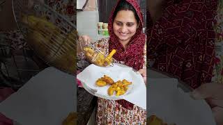 momos ki craving mitane ke liye ghar par banaye mast pakode minivlog shortvideo recepies pakora [upl. by Ayar]