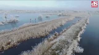 Schaatsen op trekgaten in Weerribben [upl. by Airemaj]