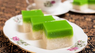 Kuih Seri Muka  Puteri Salat  Kue Talam Ketan Pandan [upl. by Delphine]