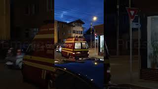 Echipaje de Pompieri și Ambulanță SMURD Solicitate la un Incendiu în Cartierul Găvana Pitești [upl. by Ardnohsal]