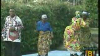 African MemoriesCongoZaïre Music Pépé Kallé dancing Original Rumba with his Mother [upl. by Lowson]