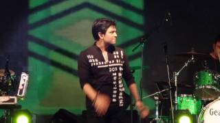 Dil Cheez Tujhe Dedi  Airlift  Ankit Tiwari Live Performance  Bollywood Lineup [upl. by Eanal]