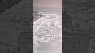 Mein Schiff 1 bei der Ankunft in MiamiUSA 316m lang 40 m breit [upl. by Christian]