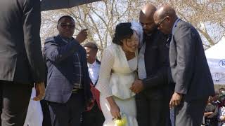 Dumisani Masilelas wife breaks down at husbands grave [upl. by Oigimer13]