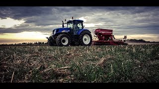 New Holland T7050  Horsch Pronto DC [upl. by Nichani]