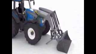 Valtra Frontlader Produktvideo  LandtechnikTV [upl. by Blinnie]