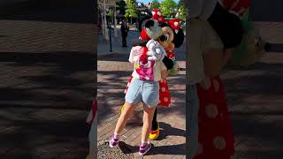 Minnie Mouse RUNS for a HUG Disneyland Paris [upl. by Edmund957]