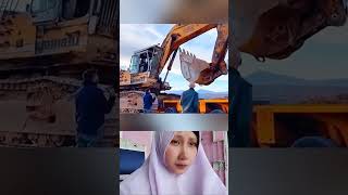 Cara si jumbo naik truk‼️excavator alatberatindonesia alatberatalatberatexcavator [upl. by Reywas]