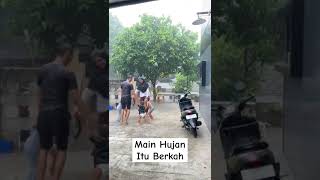 Bermain Hujan Itu Sunah homedecor mainhujan rainyday kidsvideo [upl. by Nomzzaj]